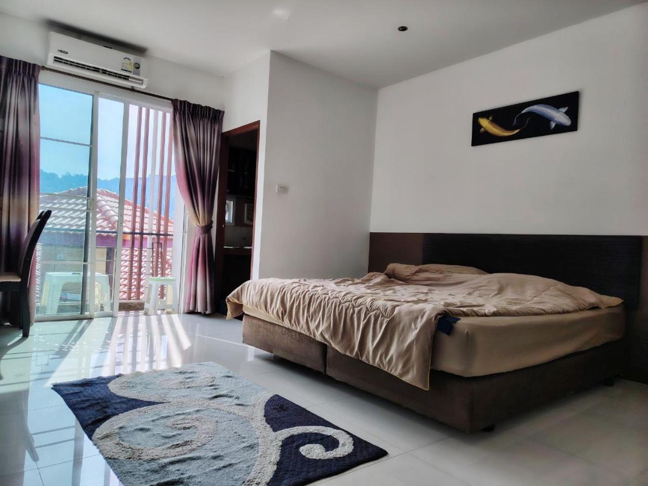 Victoria Studio Apartment Bãi biển Kata Ngoại thất bức ảnh